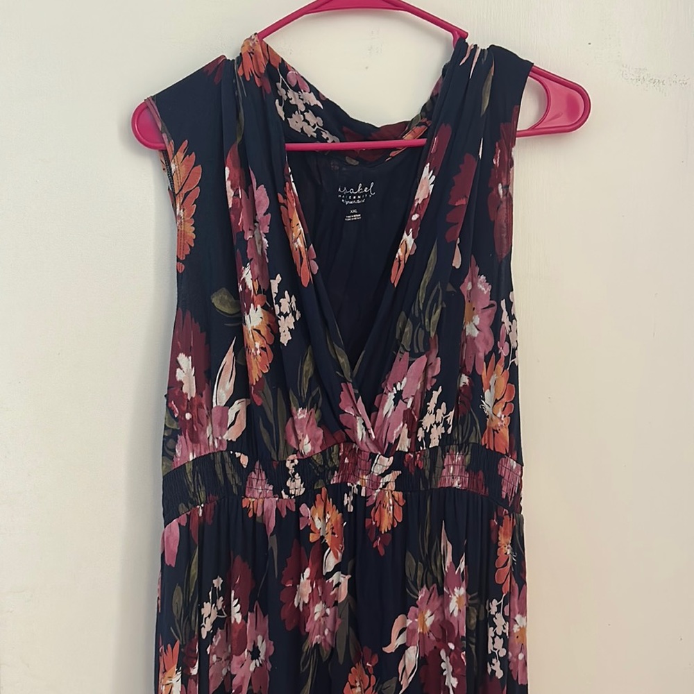 This is a floral xxl maternity dress.